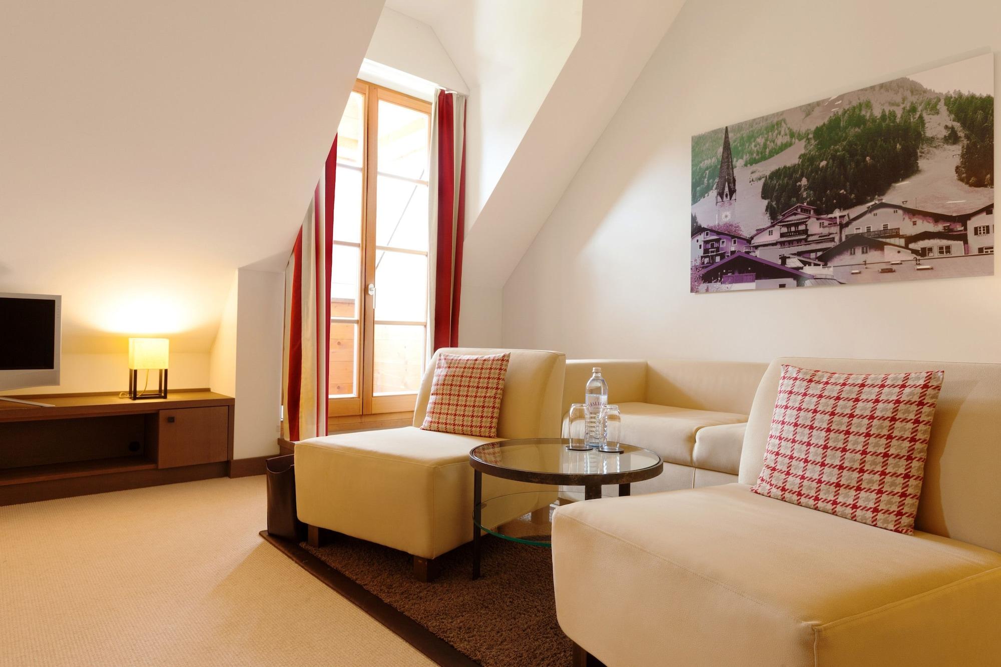 Schlosshotel Kitzbuehel A-Rosa Collection Zewnętrze zdjęcie A suite at the Hotel de la Couronne
