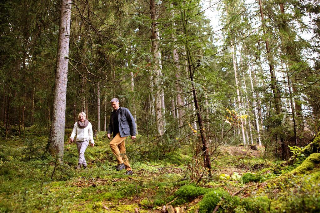 Schlosshotel Kitzbuehel A-Rosa Collection Zewnętrze zdjęcie Hiking in the forest
