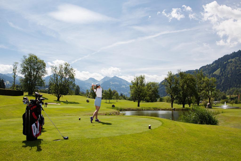 Schlosshotel Kitzbuehel A-Rosa Collection Zewnętrze zdjęcie Golf course in the Alps