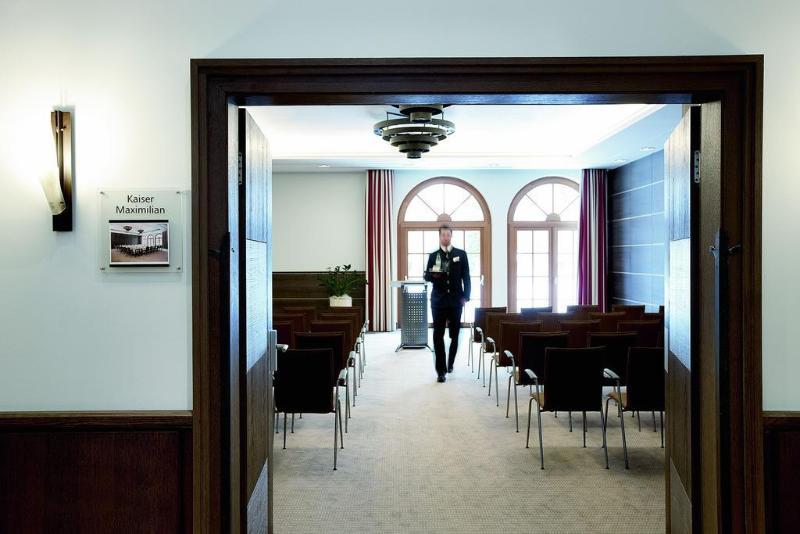 Schlosshotel Kitzbuehel A-Rosa Collection Zewnętrze zdjęcie The interior of the German Federal Police Academy