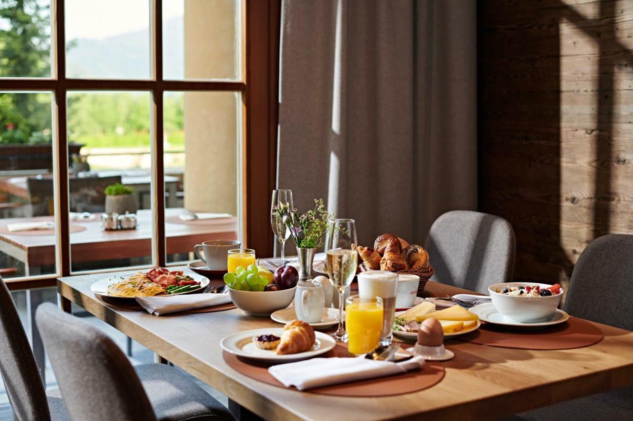 Schlosshotel Kitzbuehel A-Rosa Collection Zewnętrze zdjęcie Breakfast table